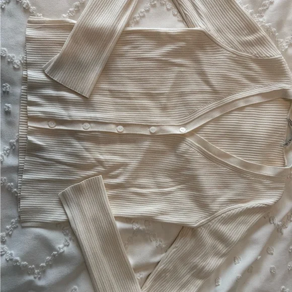 Abercrombie & Fitch Cream Ribbed Cardigan - Picture 2 of 7